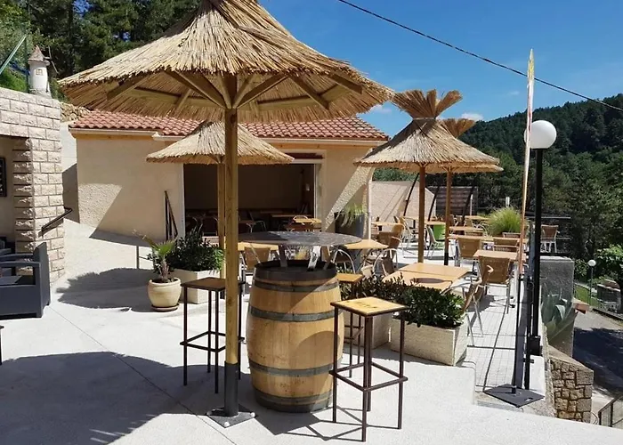 4 Etoiles - Piscine - Ccbehfc 4*