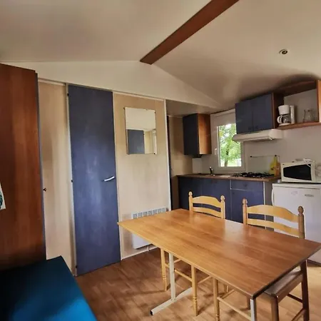Camping 4 étoiles - Piscine - Ccbehfc 4*