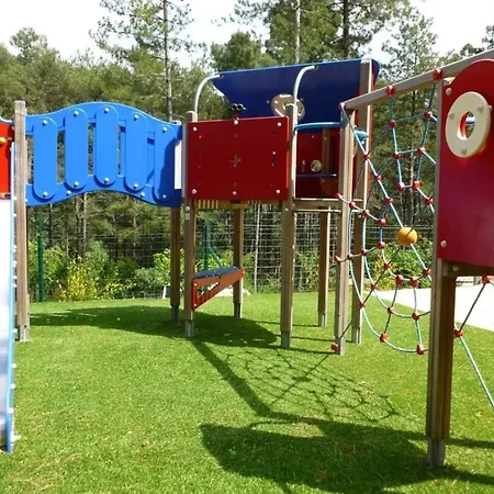 Zecamping 4 Animaux Acceptes Avec Piscine Chauffee Toboggan Et Tennis 4* Ucel