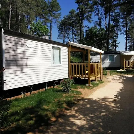 Zecamping 4 Animaux Acceptes Avec Piscine Chauffee Toboggan Et Tennis Kemping 4*