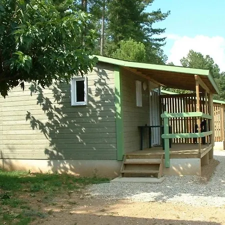 Zecamping 4 Animaux Acceptes Avec Piscine Chauffee Toboggan Et Tennis Ucel