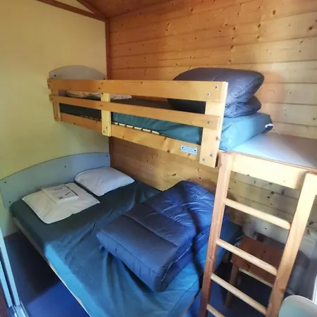 Zecamping 4 Animaux Acceptes Avec Piscine Chauffee Toboggan Et Tennis Kemping Ucel