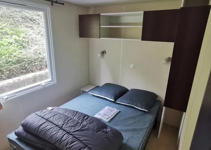 Camping 4 étoiles - Piscine - Ccbehfc 4*