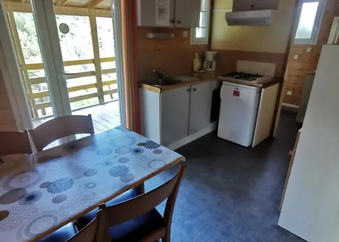 Camping 4 étoiles - Piscine - Ccbehfc