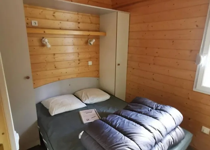 Camping 4 étoiles - Piscine - Ccbehfc 4*